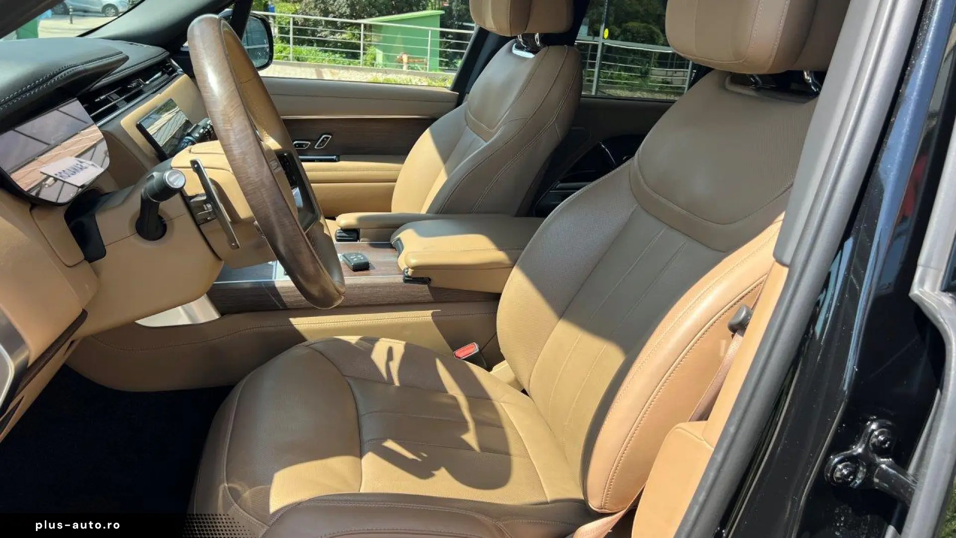 LAND ROVER RANGE ROVER AUTOBIOGRAPHY