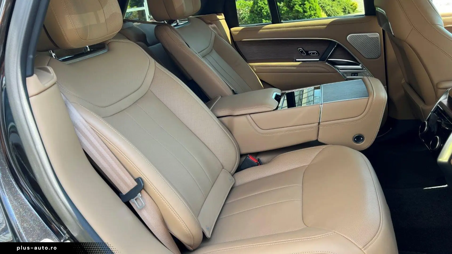 LAND ROVER RANGE ROVER AUTOBIOGRAPHY