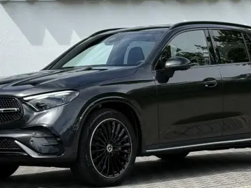 MERCEDES-BENZ GLC 200 4MATIC AMG PANO BURM 360