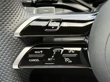 MERCEDES-BENZ GLC 200 4MATIC AMG PANO BURM 360