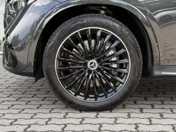 MERCEDES-BENZ GLC 200 4MATIC AMG PANO BURM 360