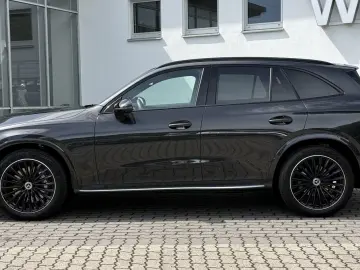 MERCEDES-BENZ GLC 200 4MATIC AMG PANO BURM 360