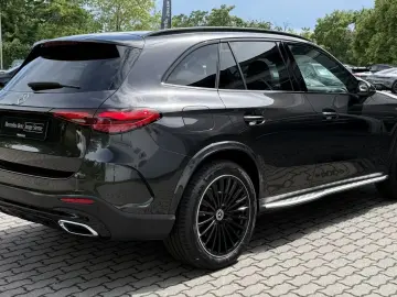 MERCEDES-BENZ GLC 200 4MATIC AMG PANO BURM 360