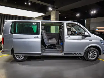 Volkswagen Caravelle Comfortline 2.0TDI DSG 8 1