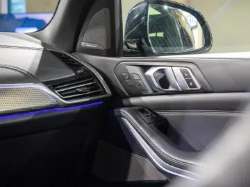 BMW X5 40d xDrive M-Sport Skylounge H&K Ventilatie