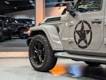 JEEP Wrangler Unlimited 2.0L Turbo ARMY STYLE SKY-TOP