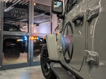 JEEP Wrangler Unlimited 2.0L Turbo ARMY STYLE SKY-TOP