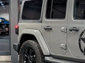 JEEP Wrangler Unlimited 2.0L Turbo ARMY STYLE SKY-TOP