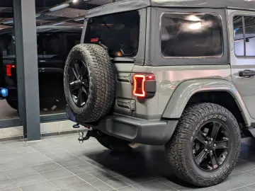 JEEP Wrangler Unlimited 2.0L Turbo ARMY STYLE SKY-TOP