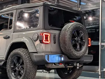JEEP Wrangler Unlimited 2.0L Turbo ARMY STYLE SKY-TOP
