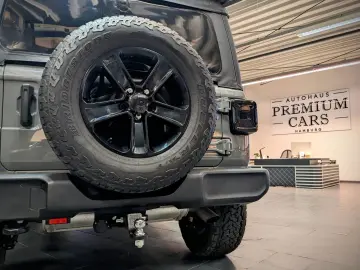 JEEP Wrangler Unlimited 2.0L Turbo ARMY STYLE SKY-TOP
