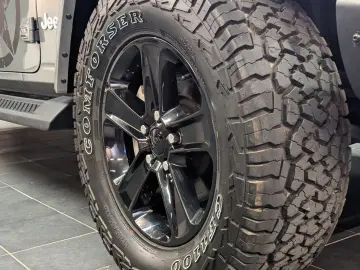 JEEP Wrangler Unlimited 2.0L Turbo ARMY STYLE SKY-TOP