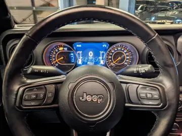 JEEP Wrangler Unlimited 2.0L Turbo ARMY STYLE SKY-TOP