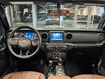 JEEP Wrangler Unlimited 2.0L Turbo ARMY STYLE SKY-TOP