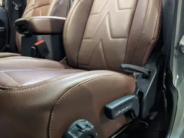 JEEP Wrangler Unlimited 2.0L Turbo ARMY STYLE SKY-TOP