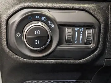 JEEP Wrangler Unlimited 2.0L Turbo ARMY STYLE SKY-TOP