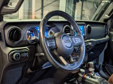 JEEP Wrangler Unlimited 2.0L Turbo ARMY STYLE SKY-TOP