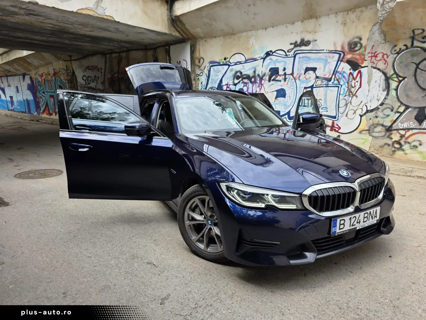 BMW 330
