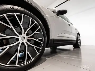 Porsche Macan 4 Electric PANO BOSE