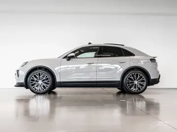 Porsche Macan 4 Electric PANO BOSE