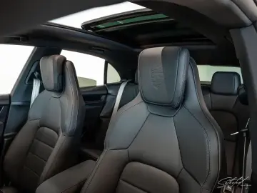 Porsche Macan 4 Electric PANO BOSE