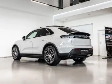 Porsche Macan 4 Electric PANO BOSE