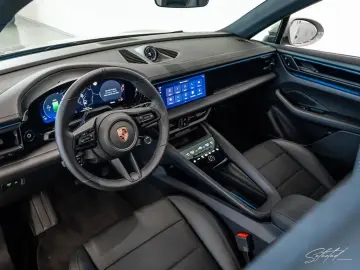 Porsche Macan 4 Electric PANO BOSE