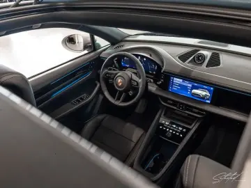 Porsche Macan 4 Electric PANO BOSE