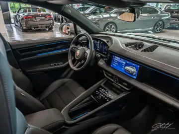 Porsche Macan 4 Electric PANO BOSE