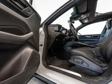Porsche Macan 4 Electric PANO BOSE
