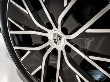 Porsche Macan 4 Electric PANO BOSE