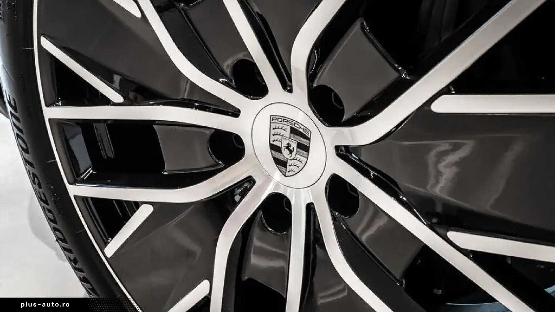 Porsche Macan 4 Electric PANO BOSE