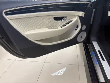 BENTLEY Continental GT Mulliner V8