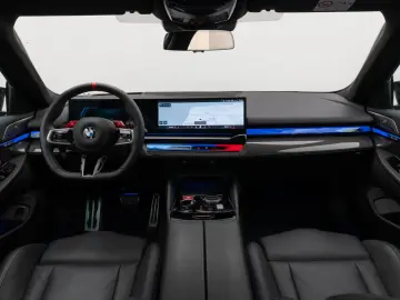 BMW M5 xD Panorama 360 B&W HUD MSport
