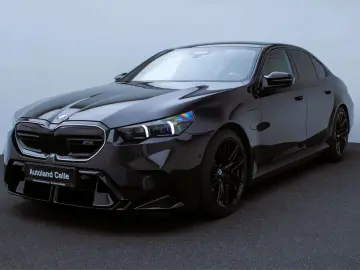 BMW M5 xD Panorama 360 B&W HUD MSport