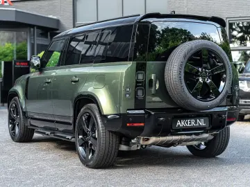 Land Rover Defender 110 P300e X-Dynamic
