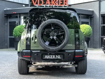 Land Rover Defender 110 P300e X-Dynamic