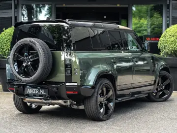 Land Rover Defender 110 P300e X-Dynamic