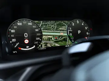 Land Rover Defender 110 P300e X-Dynamic