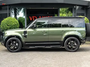 Land Rover Defender 110 P300e X-Dynamic