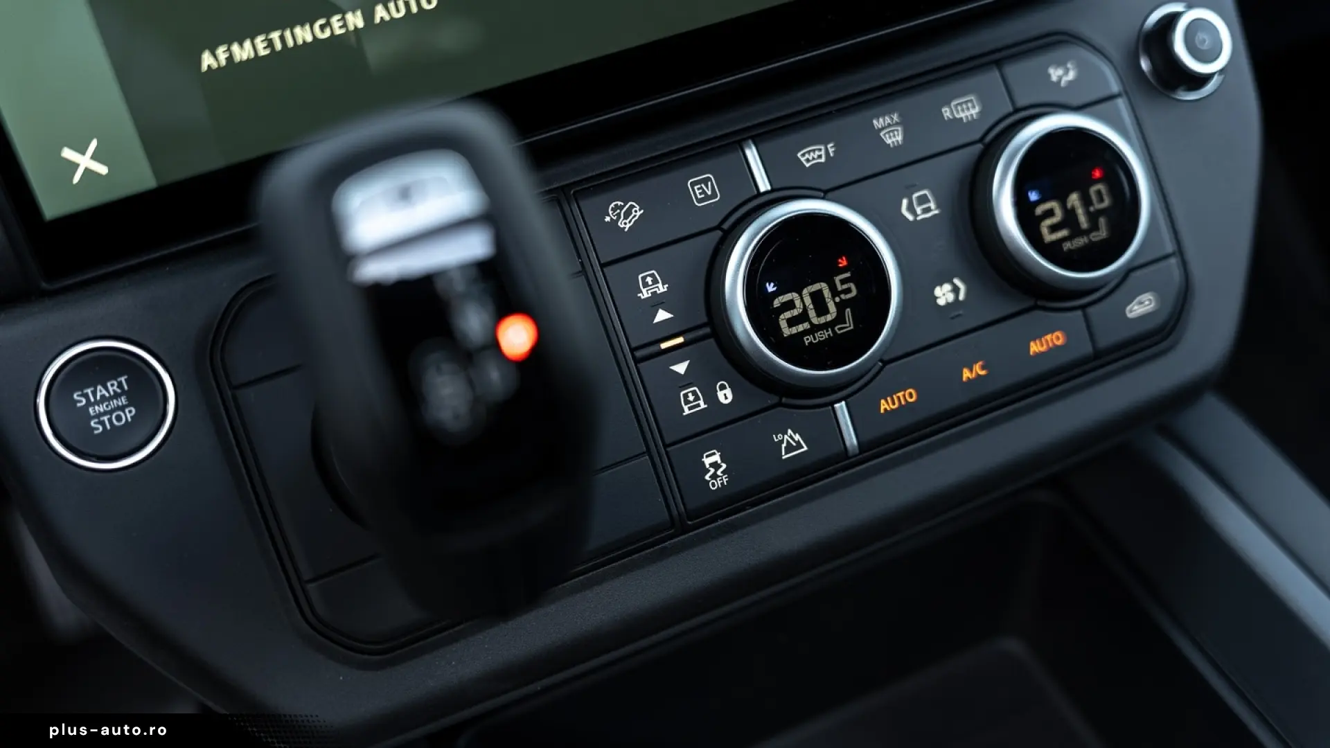 Land Rover Defender 110 P300e X-Dynamic
