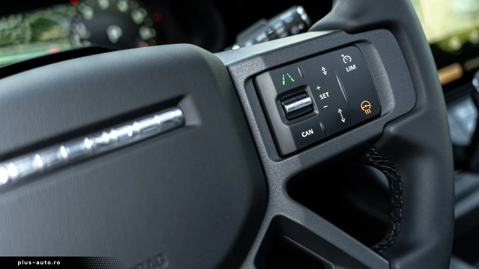 Land Rover Defender 110 P300e X-Dynamic