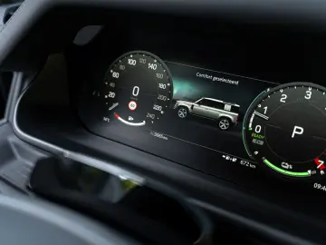 Land Rover Defender 110 P300e X-Dynamic