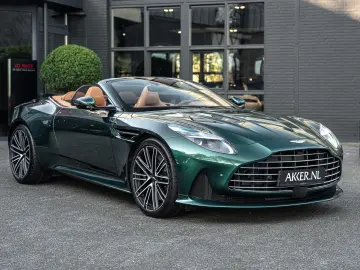 Aston Martin DB12 Volante 2025