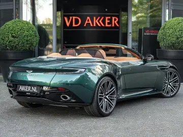 Aston Martin DB12 Volante 2025