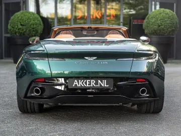 Aston Martin DB12 Volante 2025