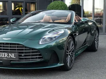 Aston Martin DB12 Volante 2025