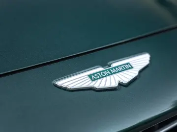 Aston Martin DB12 Volante 2025
