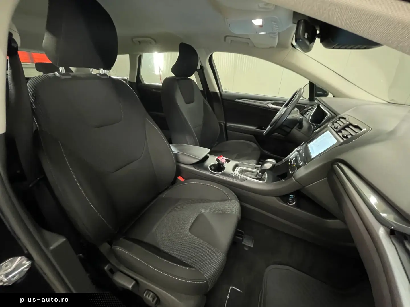 FORD Mondeo 2022 — imagine 10