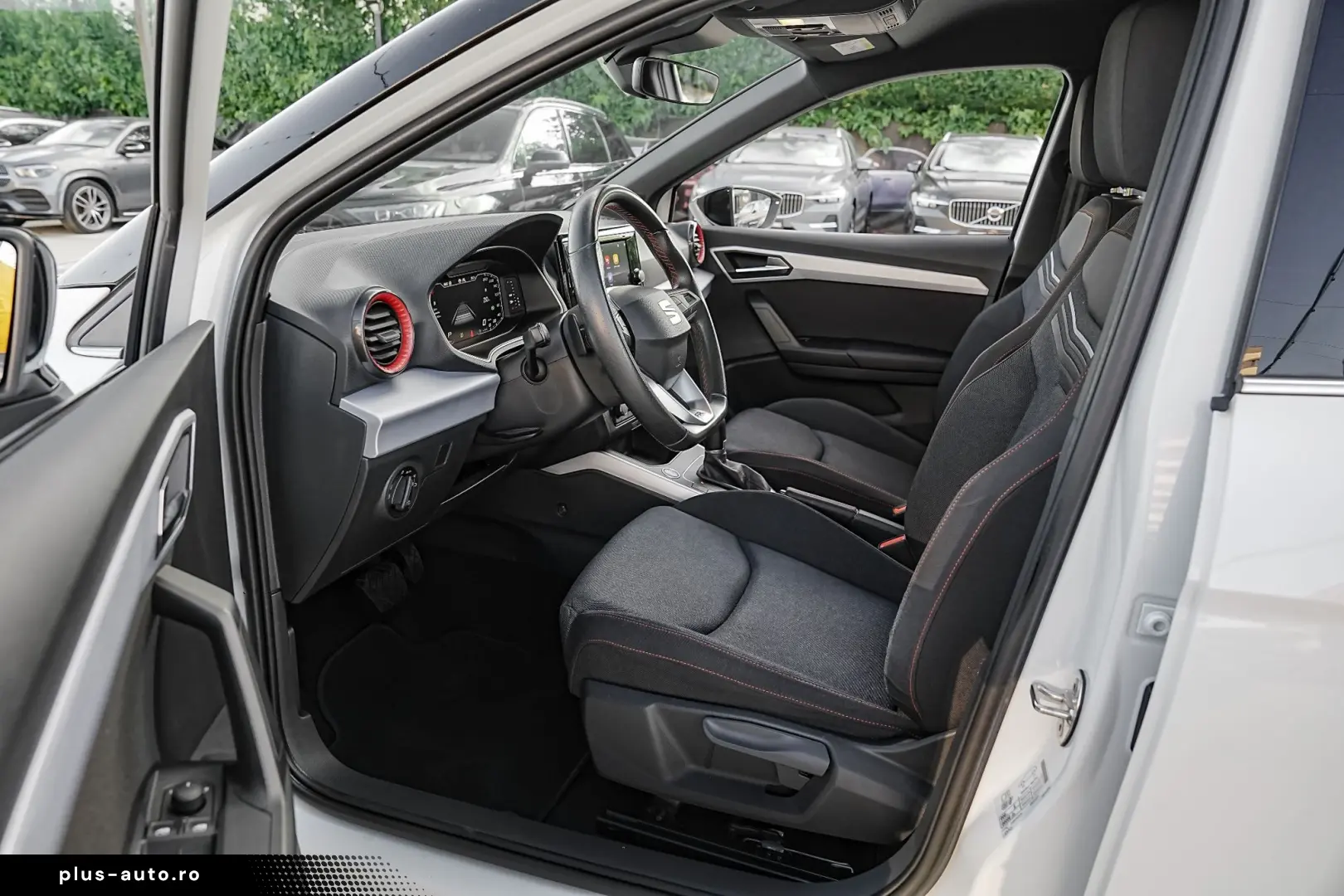 SEAT Arona 2023 — imagine 8